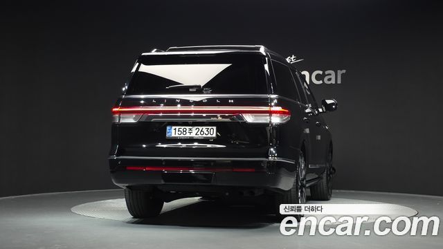 Lincoln Navigator 2023 — photo 4