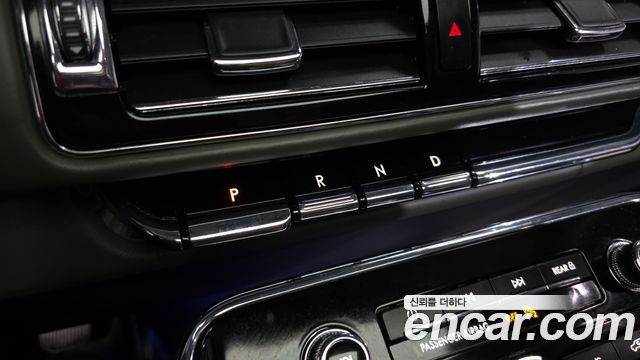 Lincoln Navigator 2023 — photo 12