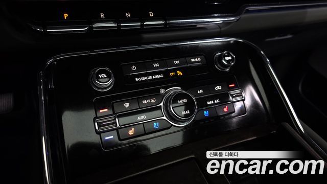 Lincoln Navigator 2023 — photo 32
