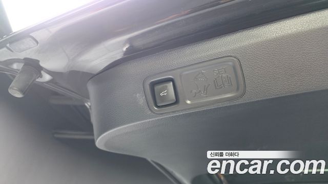 Lincoln Navigator 2023 — photo 37