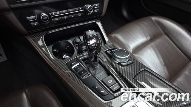 BMW 5-Series 2016 — photo 12