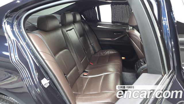 BMW 5-Series 2016 — photo 17