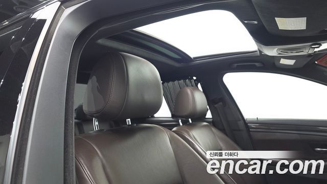 BMW 5-Series 2016 — photo 22
