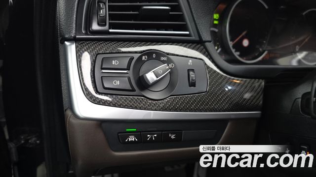 BMW 5-Series 2016 — photo 23