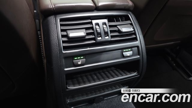 BMW 5-Series 2016 — photo 25