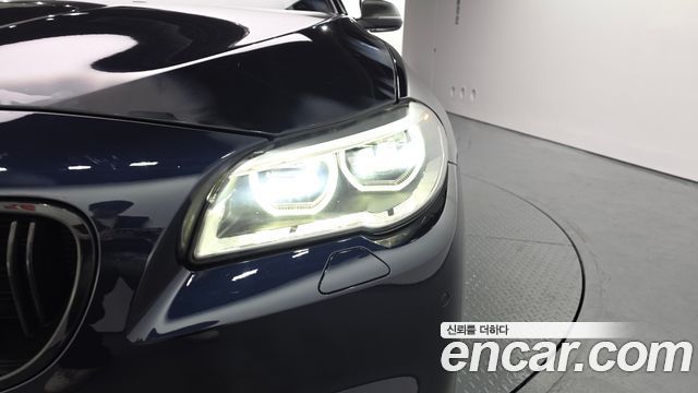 BMW 5-Series 2016 — photo 8