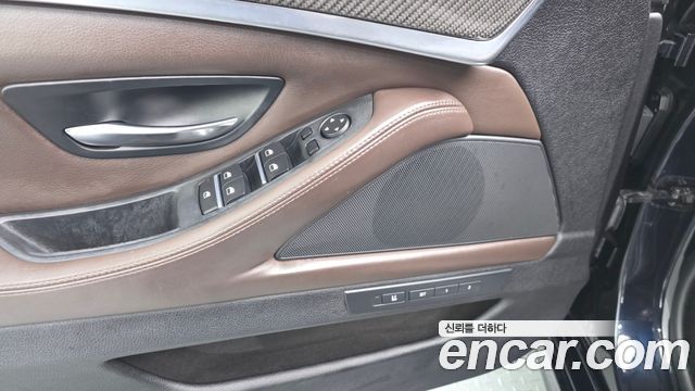 BMW 5-Series 2016 — photo 27