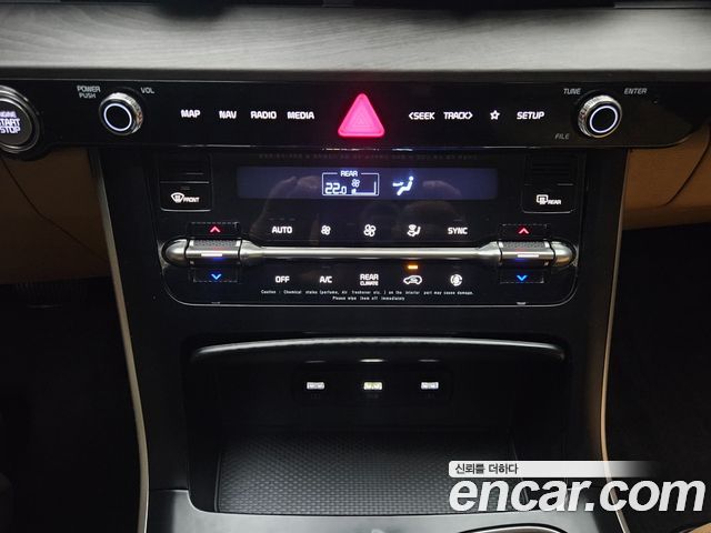 Kia Canival 2022 — photo 15