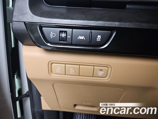 Kia Canival 2022 — photo 16