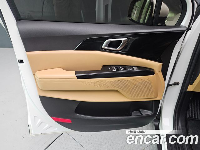 Kia Canival 2022 — photo 17
