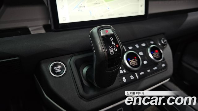 Land Rover Defender 2022 — photo 12