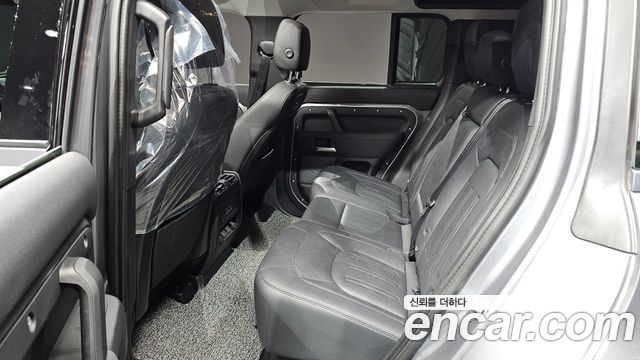Land Rover Defender 2022 — photo 18