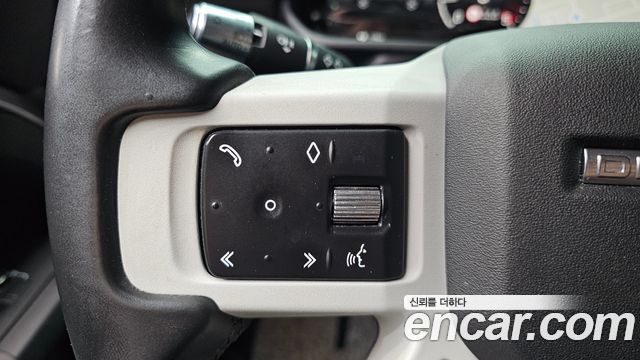 Land Rover Defender 2022 — photo 29