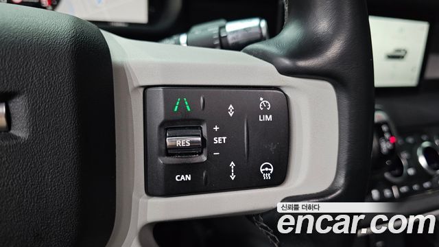 Land Rover Defender 2022 — photo 30