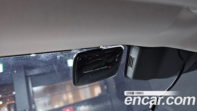 Land Rover Defender 2022 — photo 33