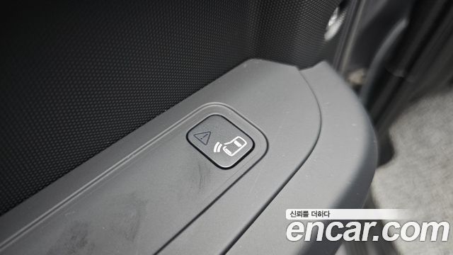 Land Rover Defender 2022 — photo 34