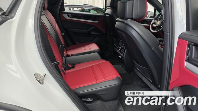 Porsche Cayenne 2026 — photo 17