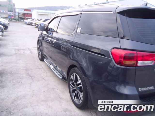 Kia Canival 2016 — photo 3
