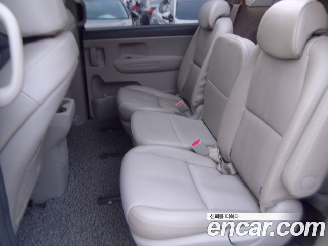 Kia Canival 2016 — photo 13
