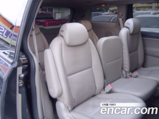 Kia Canival 2016 — photo 16