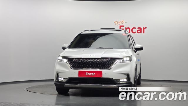 Kia Canival 2023 — photo 3