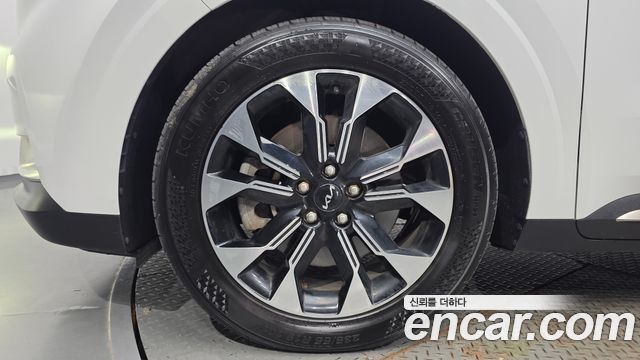 Kia Canival 2023 — photo 5