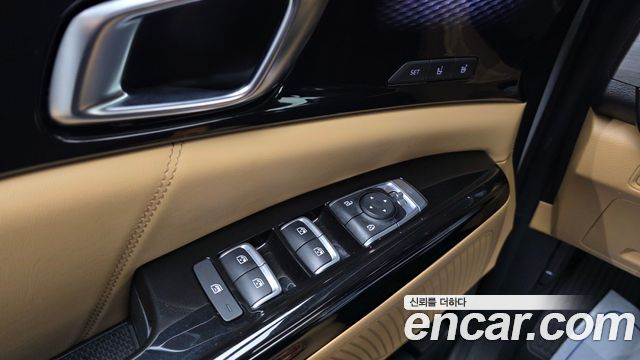 Kia Canival 2023 — photo 12