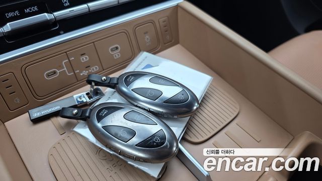 Hyundai Santafe 2024 — photo 28