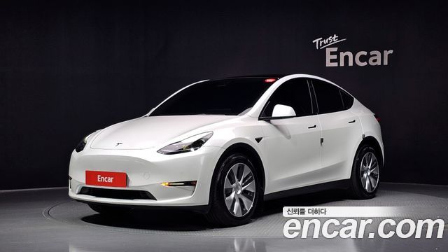 Tesla Model Y 2022 — photo 1