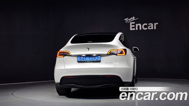 Tesla Model Y 2022 — photo 4