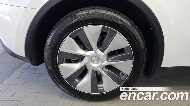 Tesla Model Y 2022 — photo 5