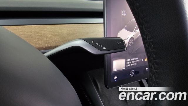 Tesla Model Y 2022 — photo 12