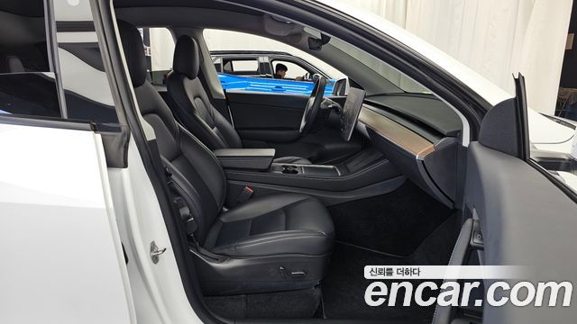Tesla Model Y 2022 — photo 17