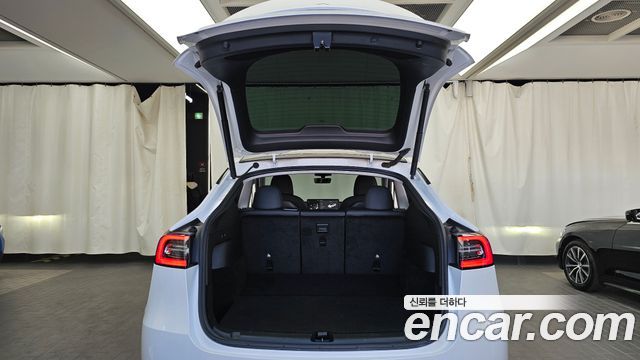 Tesla Model Y 2022 — photo 26