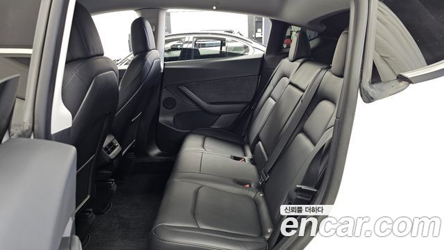 Tesla Model Y 2022 — photo 16