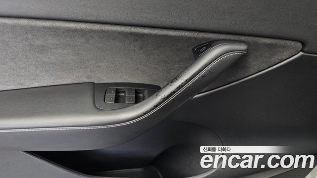 Tesla Model Y 2022 — photo 31