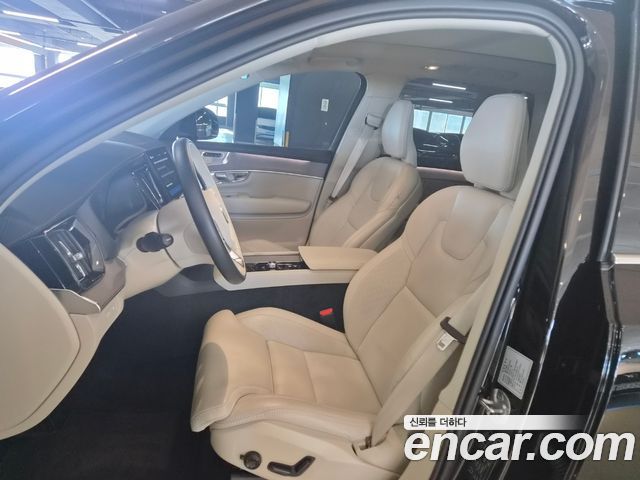 Volvo XC90 2025 — photo 7