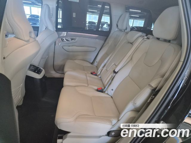 Volvo XC90 2025 — photo 8