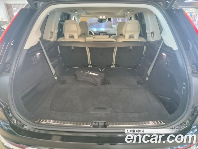 Volvo XC90 2025 — photo 9