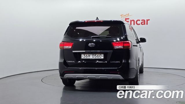 Kia Canival 2017 — photo 4