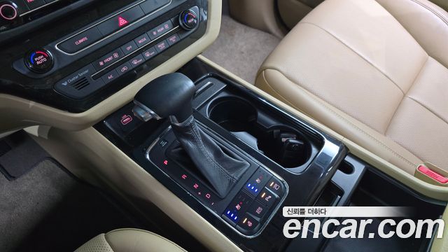 Kia Canival 2017 — photo 12