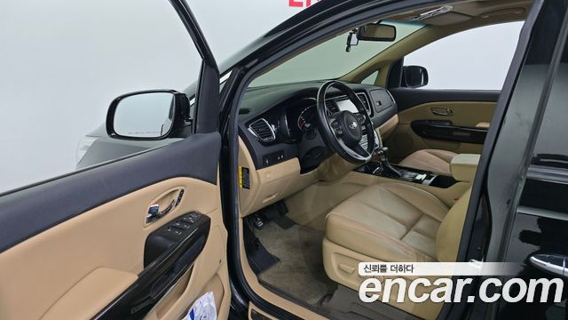 Kia Canival 2017 — photo 13