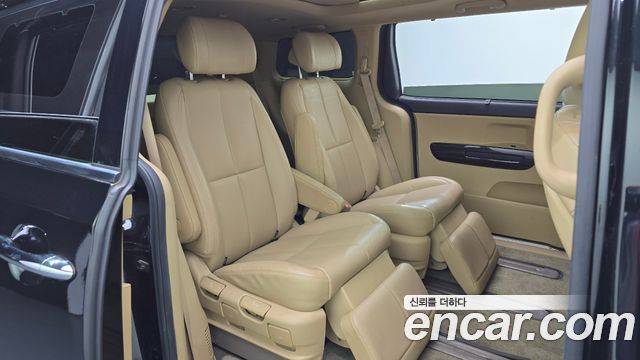 Kia Canival 2017 — photo 17