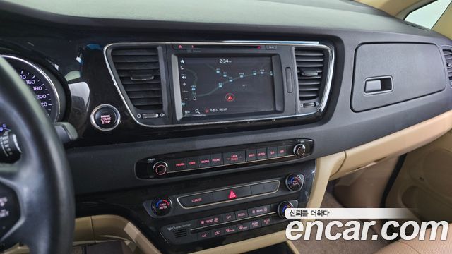 Kia Canival 2017 — photo 18