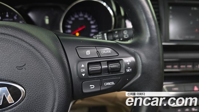 Kia Canival 2017 — photo 22