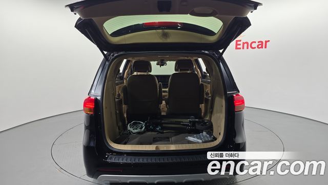 Kia Canival 2017 — photo 25