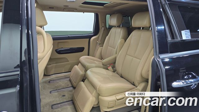 Kia Canival 2017 — photo 26