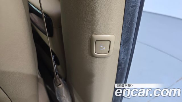 Kia Canival 2017 — photo 31