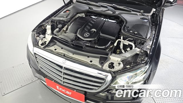 Mercedes-Benz E-Class 2017 — photo 6