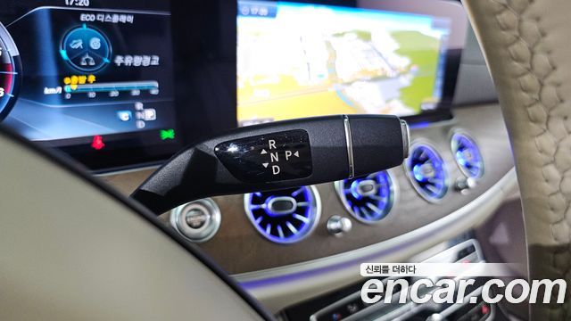 Mercedes-Benz E-Class 2017 — photo 9